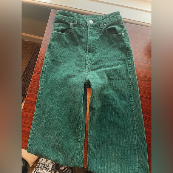 H&M DIVIDED high waisted corduroy pants - Picture 3 of 3